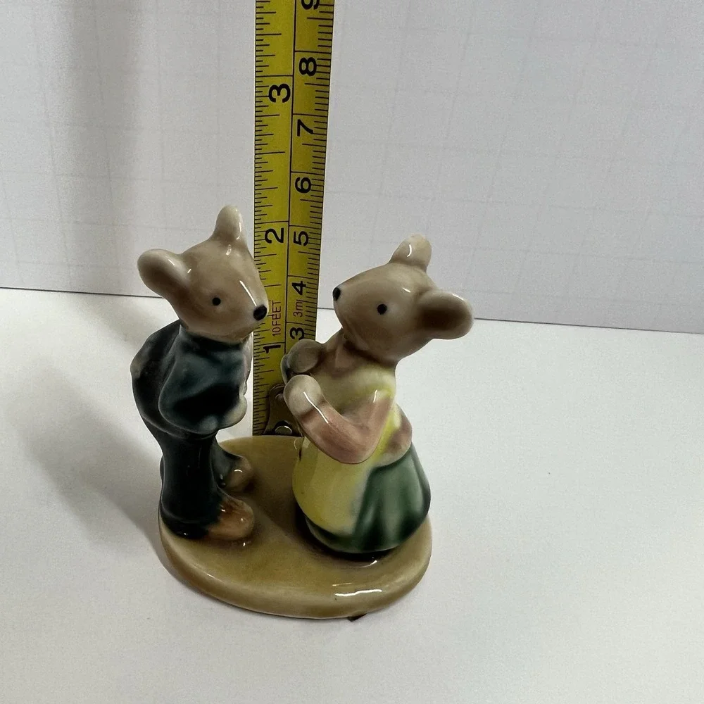 Vintage Enesco Mouse Couple Figurine Dancing Dating‎ Kissing Mice Romantic Love